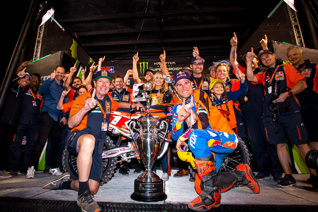DUNGEY WINS THIRD-STRAIGHT AMA 450SX CHAMPIONSHIP WITH A HARD-FOUGHT PERFORMANCE IN LAS VEGAS